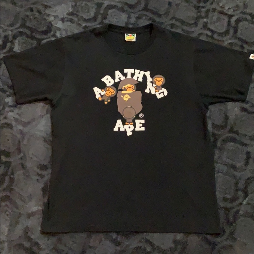 Bathing ape t shirt size large.